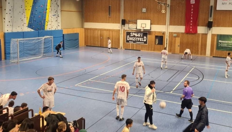 Seniorenteams beim Hallencup dabei